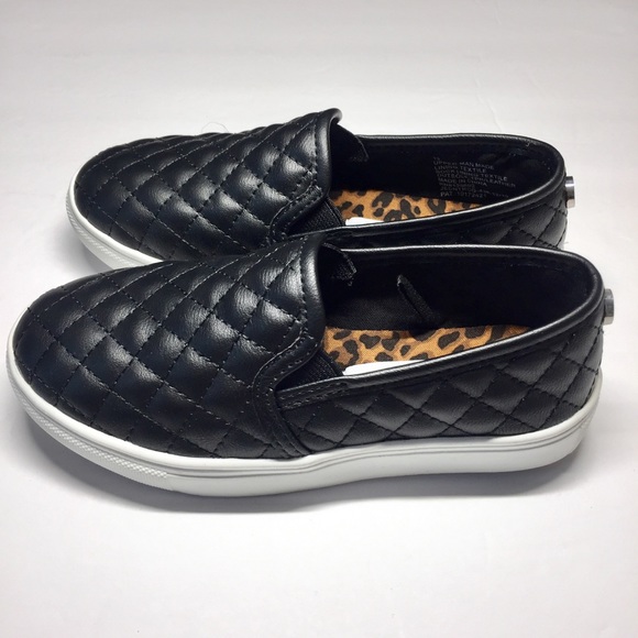 Steve Madden | slip-on silhouette Casual Sneakers - Picture 6 of 8